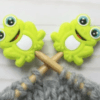 Lykkjustopparar - Green frog